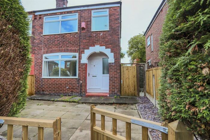 3 Bedroom Semi-Detached House To Rent In Halton Road, Manchester, M11