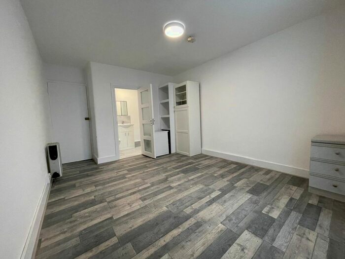 1 Bedroom Studio To Rent In Buchanan Gardens, London, NW10