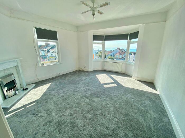 1 Bedroom Flat To Rent In Torquay Road, Paignton, TQ3