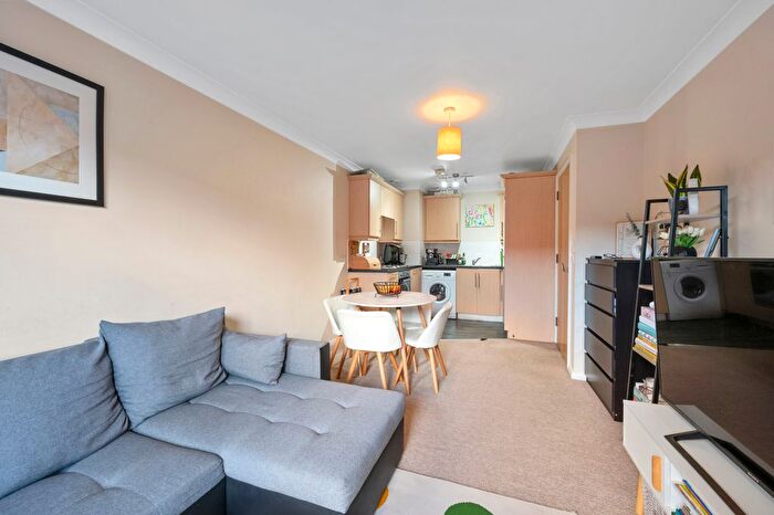 2 Bedroom Flat For Sale In Coombe Lane, London, SW20