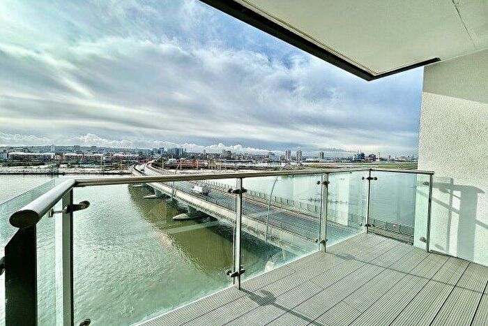 2 Bedroom Flat To Rent In Fathom Court, London, E16