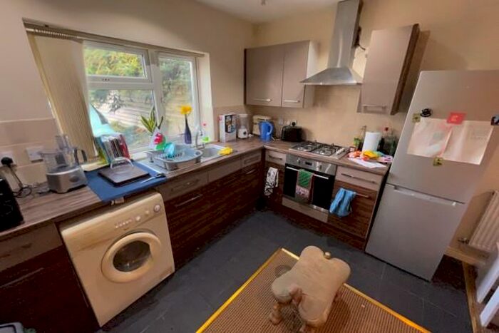 1 Bedroom Flat To Rent In Rhymney Street Cardiff, CF24