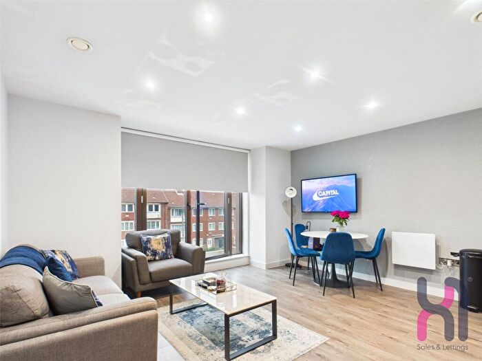 2 Bedroom Flat For Sale In Parliament Square, Crump Street, Liverpool, Merseyside, L1