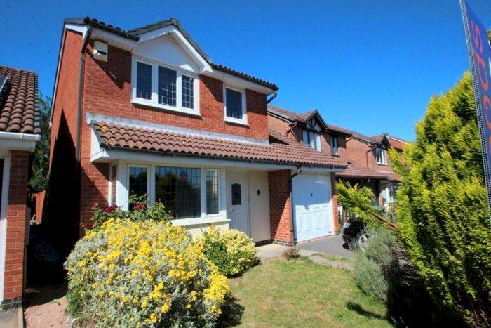 3 Bedroom Property To Rent In Warren Close, Bristol, BS32