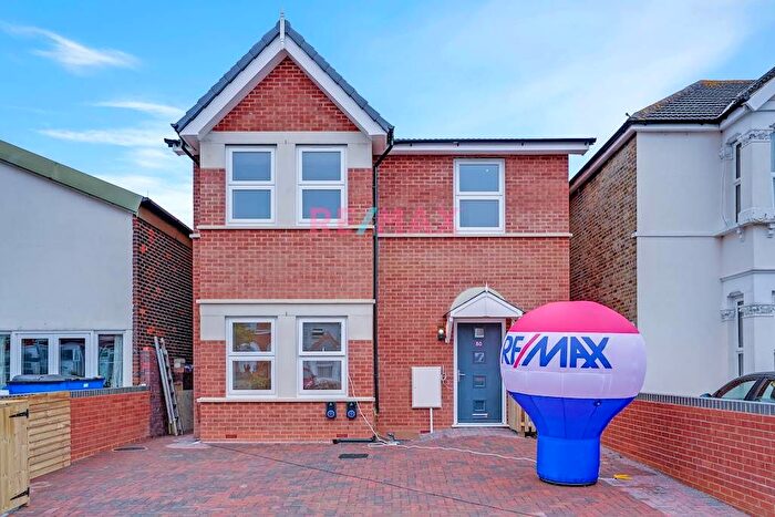 2 Bedroom Maisonette To Rent In Wellwood Road, Ilford, IG3