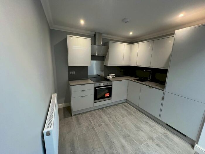 2 Bedroom Apartment To Rent In Llandaff Road, Cardiff, CF11