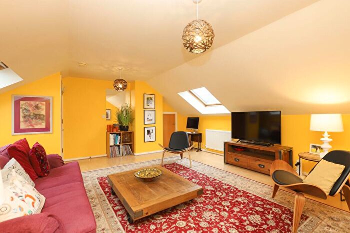 2 Bedroom Duplex To Rent In The Foundry, Camlough Walk, Chesterfield, S41