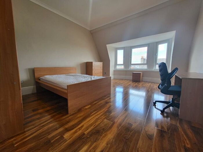5 Bedroom Flat To Rent In Albert Drive, Pollokshields, Glasgow, G41