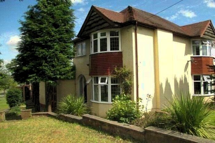 4 Bedroom House To Rent In Eachelhurst Road, Birmingham, West Midlands, B24