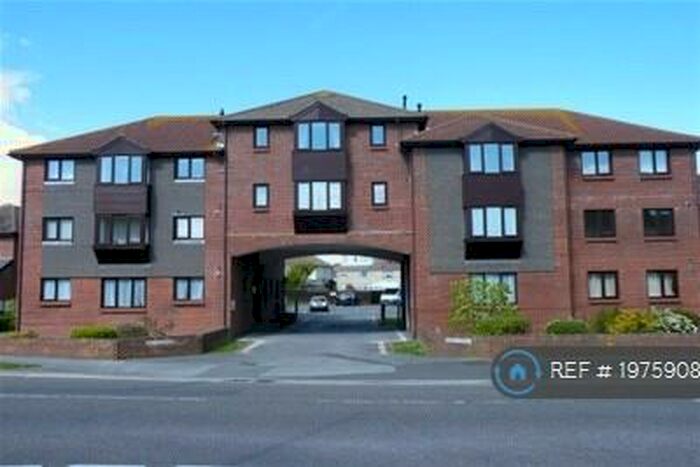 1 Bedroom Flat To Rent In Chickerell Road, Weymouth, DT4