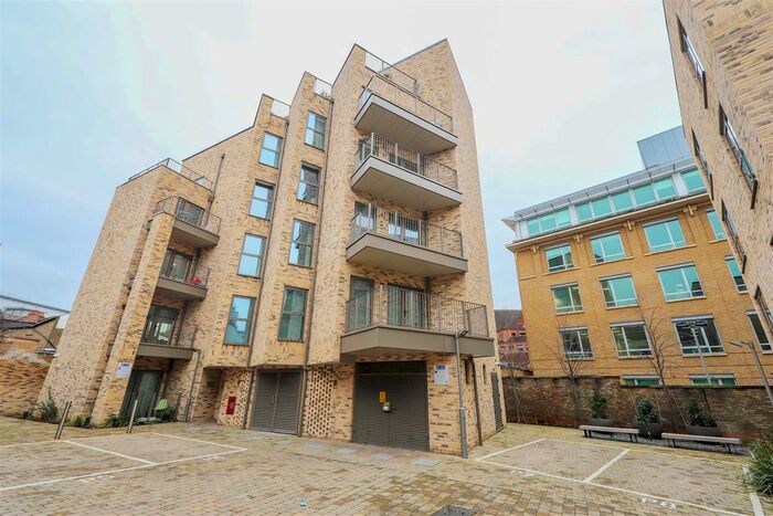 2 Bedroom Flat To Rent In Dalloway House, Randall Place, Uxbridge, UB8
