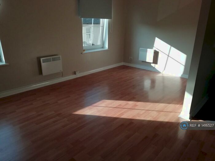 Studio To Rent In Knights Court, Sittingbourne, ME10