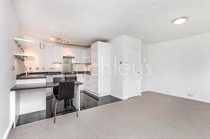 2 Bedroom Flat To Rent In Beecholme, Woodside Park Road, N12