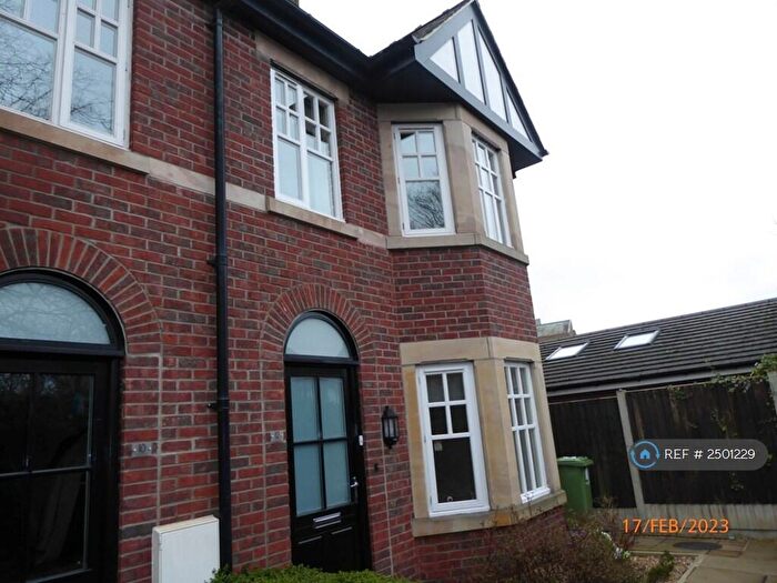 3 Bedroom End Of Terrace House To Rent In Victoria Road, Macclesfield, SK10