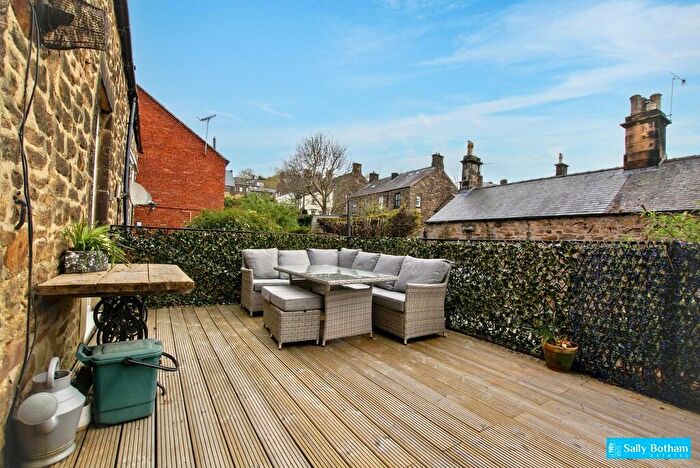 3 Bedroom Maisonette To Rent In Bank Road, Matlock, DE4