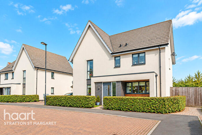 4 Bedroom Detached House For Sale In Rackham Close, Swindon, SN25