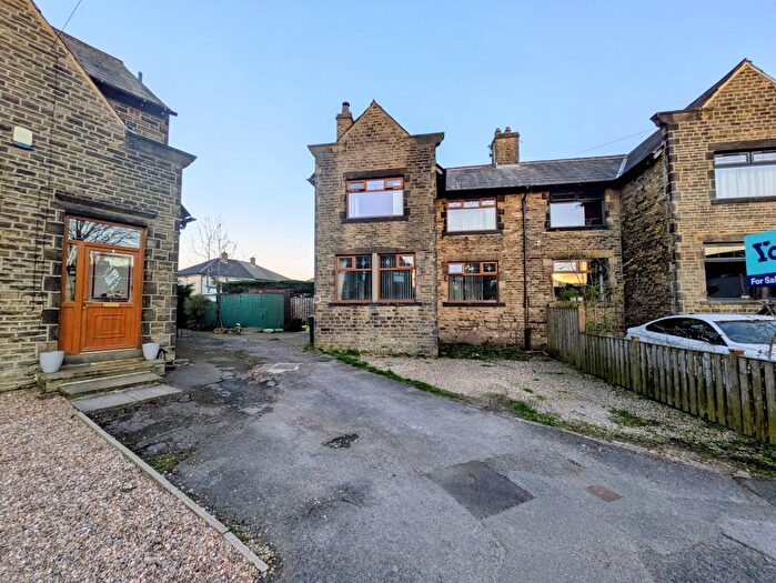 3 Bedroom Semi Detached House For Sale In Wyke Crescent, Bradford, BD12