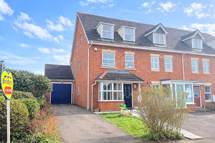 4 Bedroom End Of Terrace House For Sale In Boole Heights, Bracknell, Berkshire, RG12