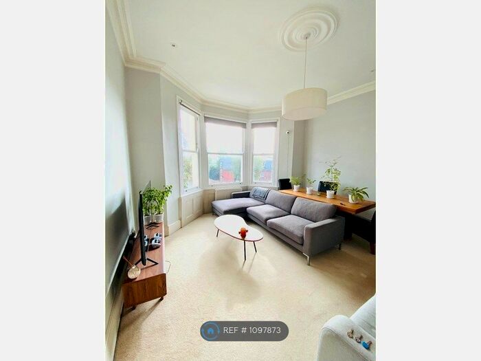 2 Bedroom Flat To Rent In Mount Nod Rd, London, SW16