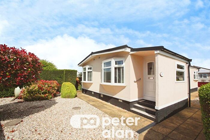 3 Bedroom Park Home For Sale In Lighthouse Park, St. Brides Wentlooge, Newport, NP10