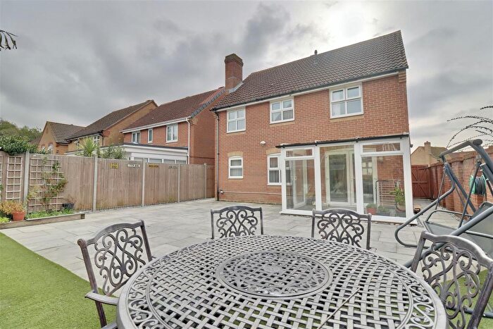 4 Bedroom Detached House For Sale In Fushia Close, Denvilles, PO9