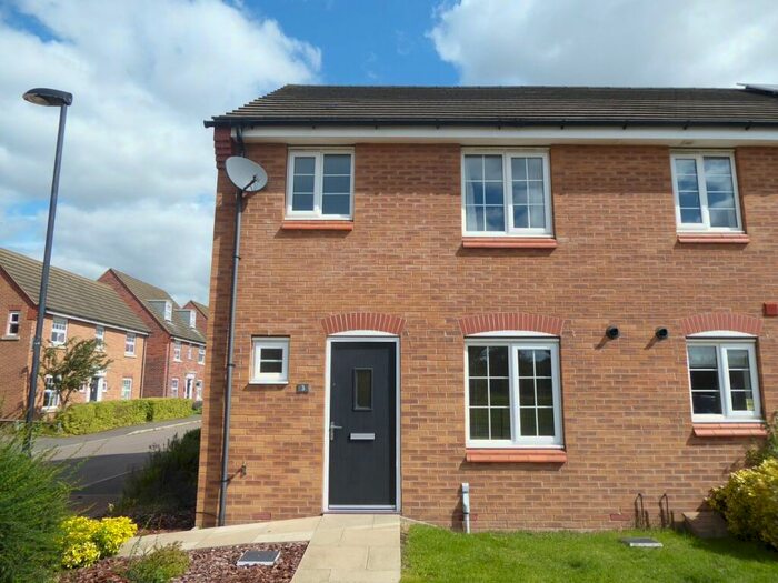 3 Bedroom End Of Terrace House To Rent In Chepstow Drive, Bourne, PE10