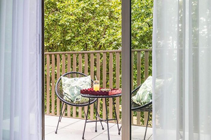 2 Bedroom Apartment To Rent In Neptune Wharf, London, SE8