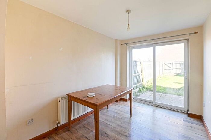4 Bedroom Property To Rent In Heathfield Drive, Colliers Wood, Mitcham, CR4