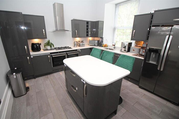 4 Bedroom Flat For Sale In Houston Street, Greenock, PA16