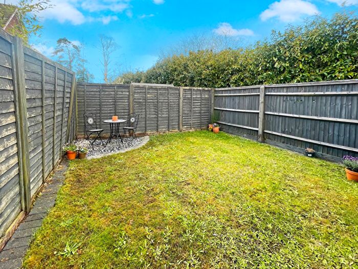 1 Bedroom Flat For Sale In Abrahams Close, Amersham, HP7