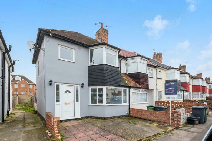 3 Bedroom House To Rent In Ingram Road, Dartford, DA1