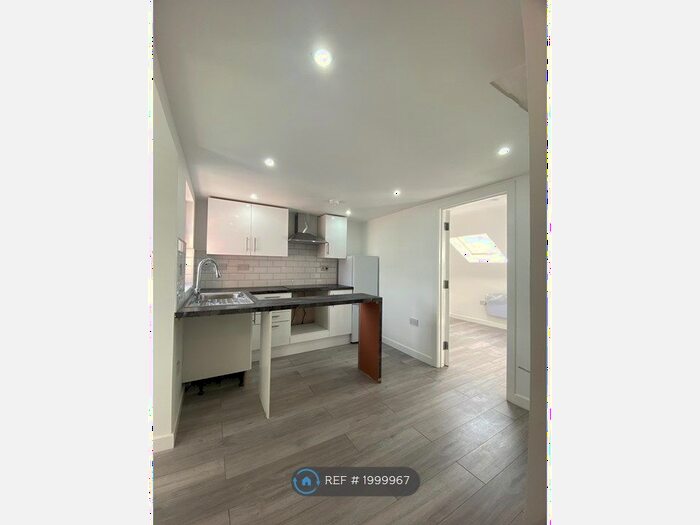 1 Bedroom Flat To Rent In Bush Road, Surrey Quays, SE8