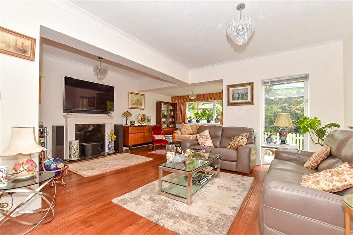 4 Bedroom Link Detached House For Sale In Forest Way, Woodford Green, Essex, IG8