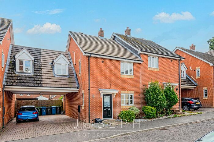 3 Bedroom Semi-Detached House For Sale In Springtail Road, Pinewood, IP8