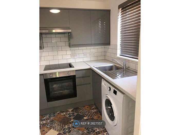 1 Bedroom Flat To Rent In Hall Lane, London, E4
