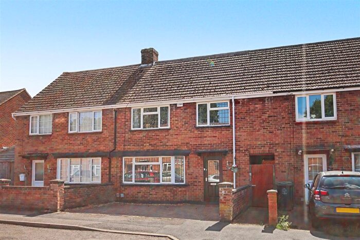 3 Bedroom Terraced House For Sale In , Upper Queen Street, Rushden, NN10