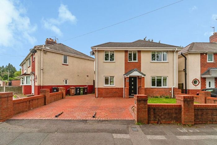 3 Bedroom Detached House For Sale In Herberts Park Road, Wednesbury, WS10