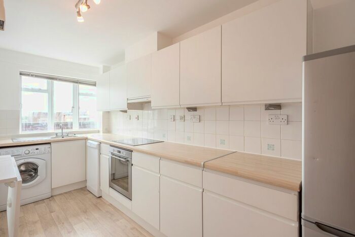 2 Bedroom Flat To Rent In Hanger Green, London, W5