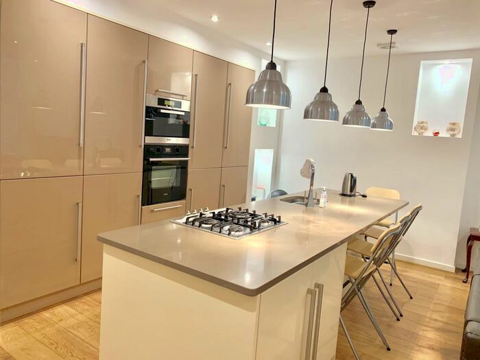 2 Bedroom Apartment To Rent In Mary Street, Porthcawl, CF36