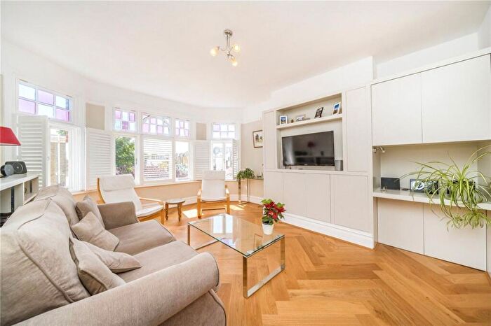 2 Bedroom Flat To Rent In Castelnau Gardens, Barnes, SW13