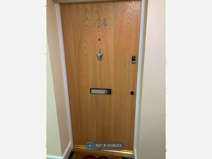 2 Bedroom Flat To Rent In Hart Street, Maidstone, ME16