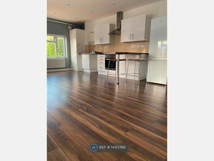 1 Bedroom Flat To Rent In Avenue Road, Beckenham, BR3