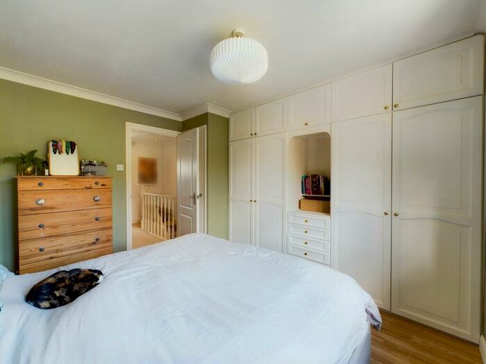 3 Bedroom End Of Terrace House For Sale In Chiltern View, Purley On Thames, RG8