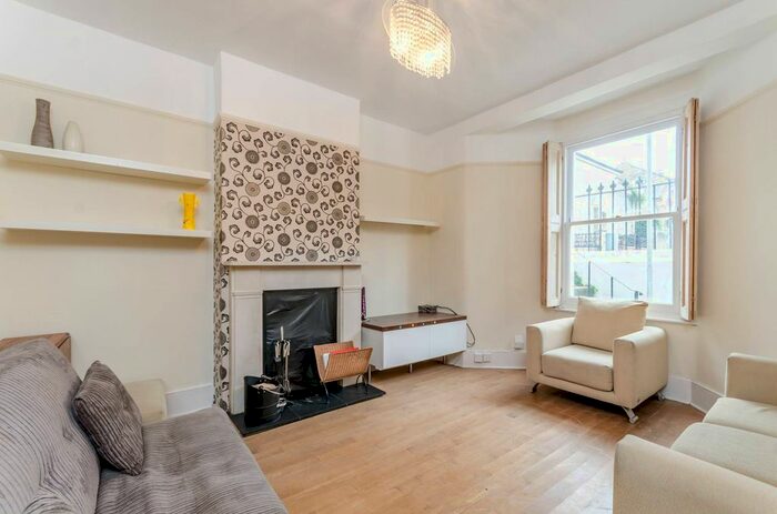 1 Bedroom Flat To Rent In Ringford Road, West Hill, London, SW18