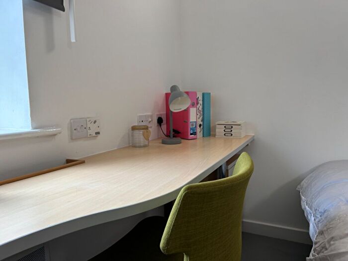 1 Bedroom Flat To Rent In Great Horton Road, Bradford, BD7