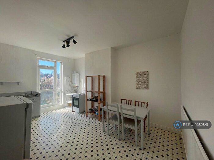 2 Bedroom Flat To Rent In Priory Road, Sheffield, S7