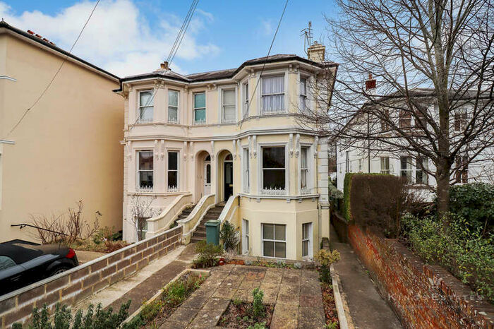 2 Bedroom Ground Flat To Rent In Garden Road, Tunbridge Wells, TN1