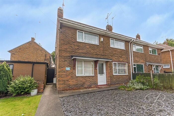 3 Bedroom Semi-Detached House For Sale In Robin Hood Avenue, Warsop, Mansfield, NG20