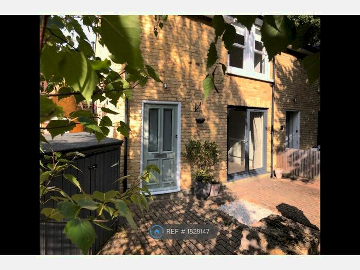 2 Bedroom End Of Terrace House To Rent In Sandycoombe Road, Twickenham, TW1