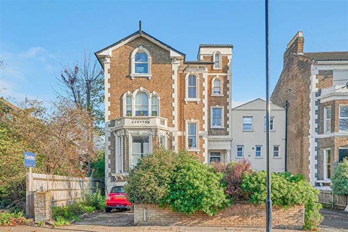 2 Bedroom Flat For Sale In Lee High Road, Lee, SE12